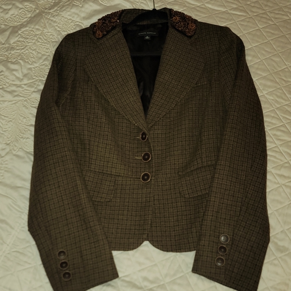 Banana Republic tweed cropped blazer